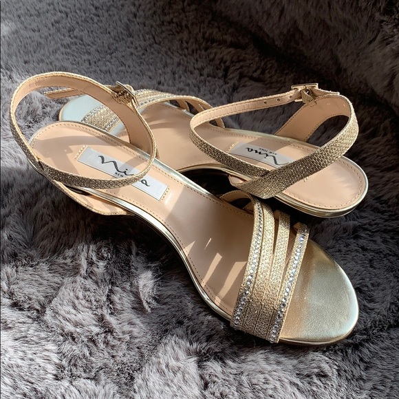 Size 7 (37) - Picture 2 of 3
